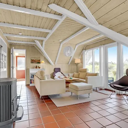 3 Bedroom Cozy In *