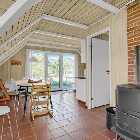 3 Bedroom Cozy In *