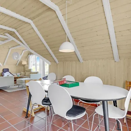 3 Bedroom Cozy In